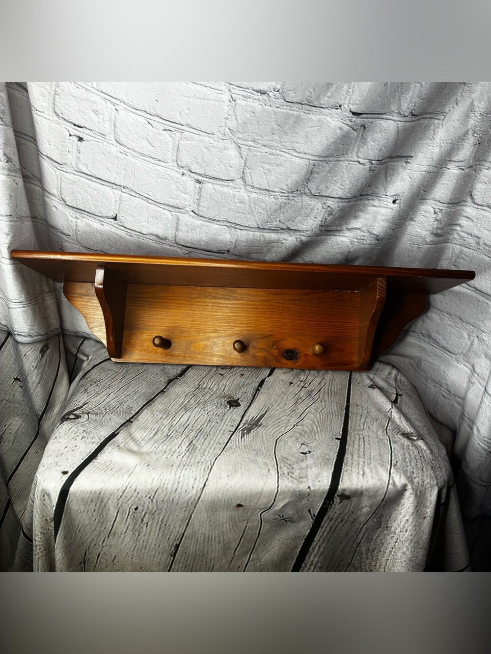 23.5" vtg wood floating wall shelf hooks country Americana cottagecore decor GUC